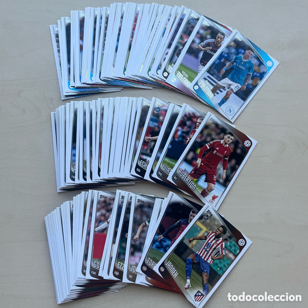 Fu&szlig;ball-Sticker: Lote 99 cartas sin repetir Topps Flagship 2025-26