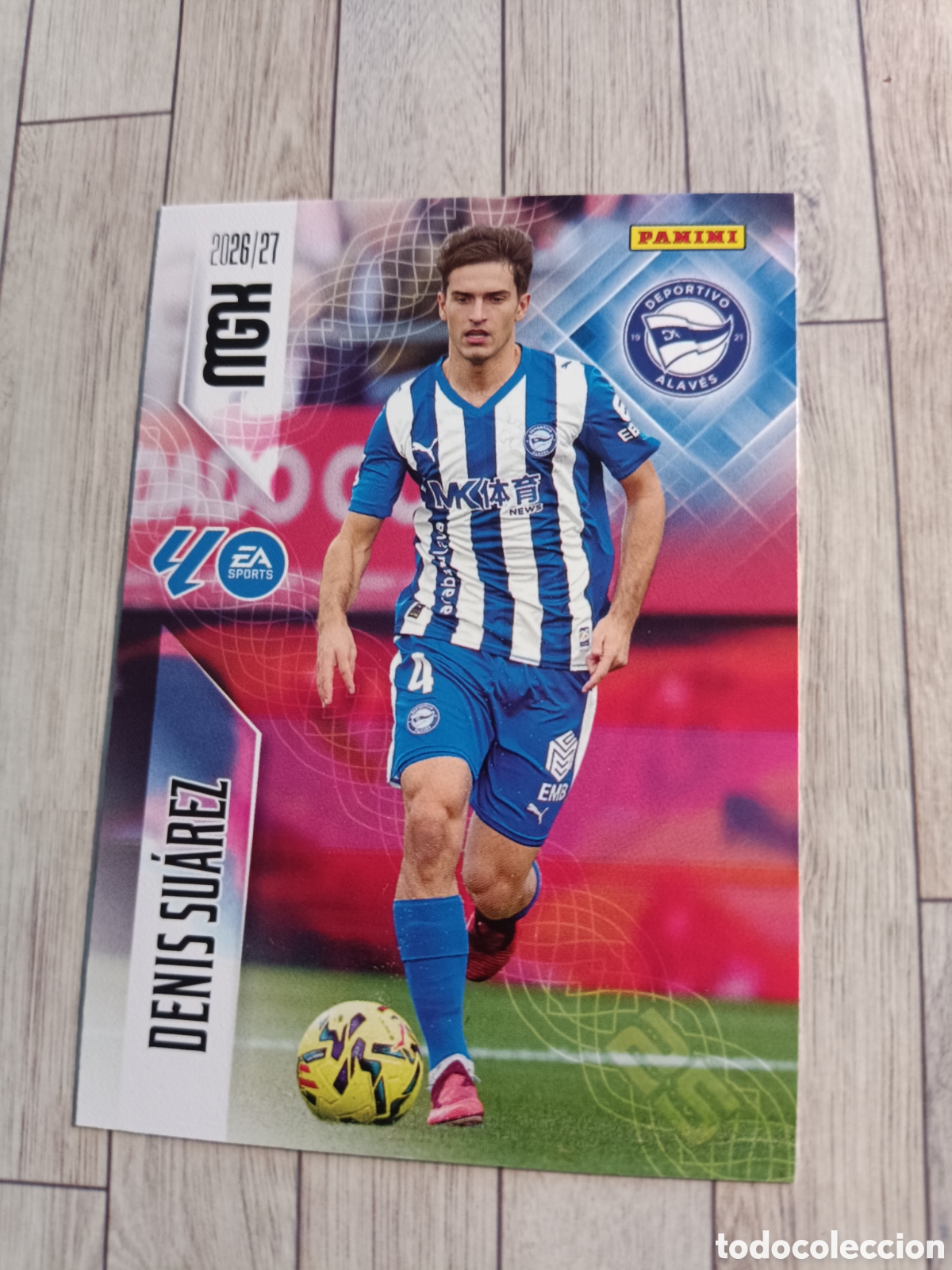 Figurine di Calcio: 32 DENIS SUAREZ ALAVES MEGACRACKS MGK 26 27 PANINI 2026 2027