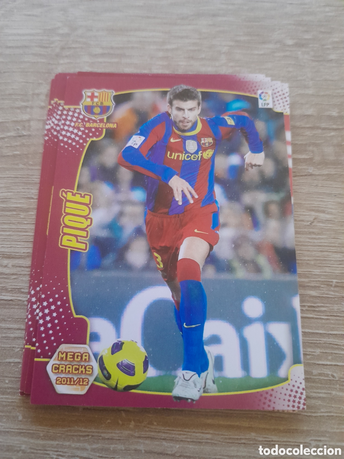 Figurine di Calcio: N&ordm; 42 pique - barcelona MEGACRACKS 2011 2012 LA LIGA PANINI MGK 11-12