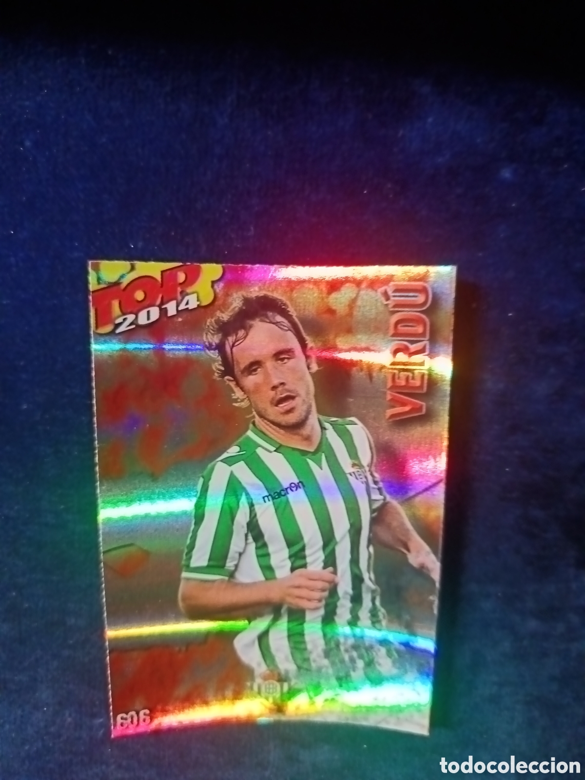 Figurine di Calcio: 606 Verdu TOP BRILLO ROJO RAYAS - MUNDICROMO 2013 2014 13-14