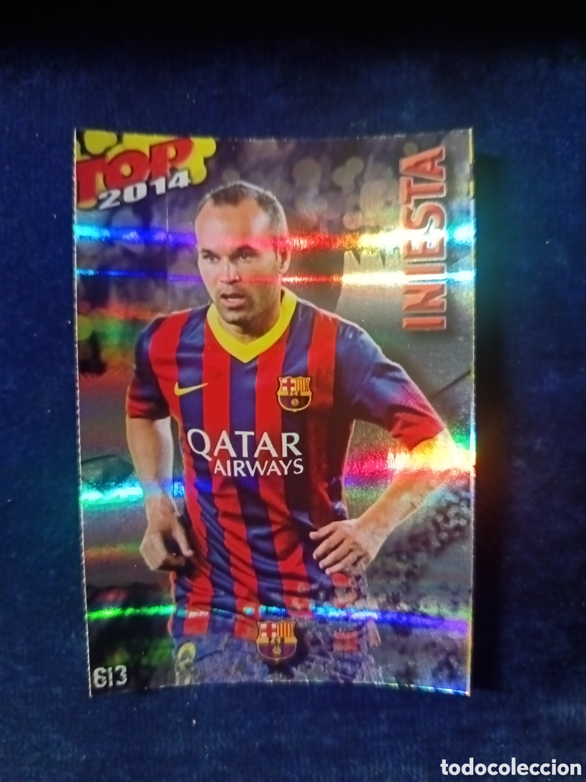 Cromos de f&uacute;tbol: 613 Iniesta TOP BRILLO AZUL RAYAS - MUNDICROMO 2013 2014 13-14