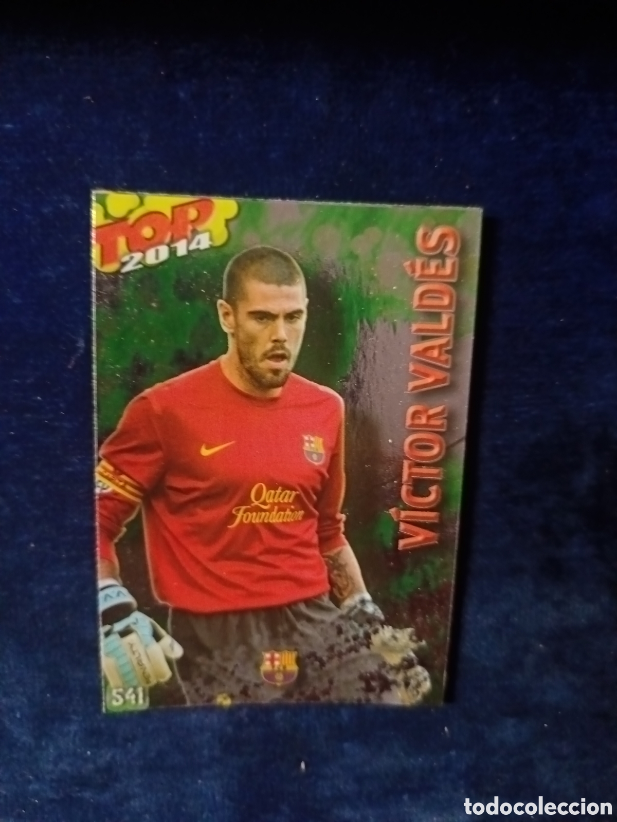 Cartes &agrave; collectionner de Football: 541 Victor Valdez TOP BRILLO VERDE - MUNDICROMO 2013 2014 13-14