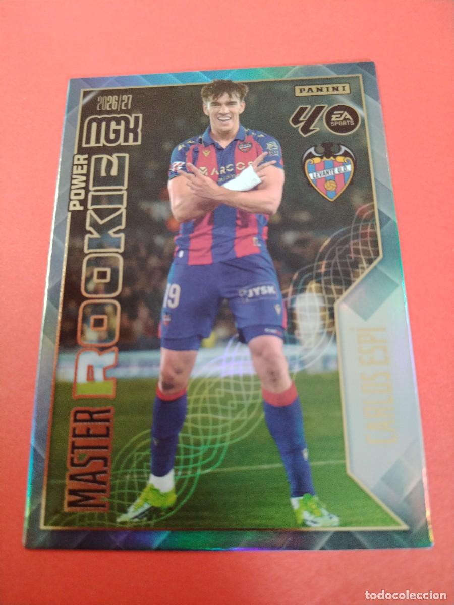 Fu&szlig;ball-Sticker: MEGACRACKS 2026 2027 MASTER ROOKIE 408P CARLOS ESPI