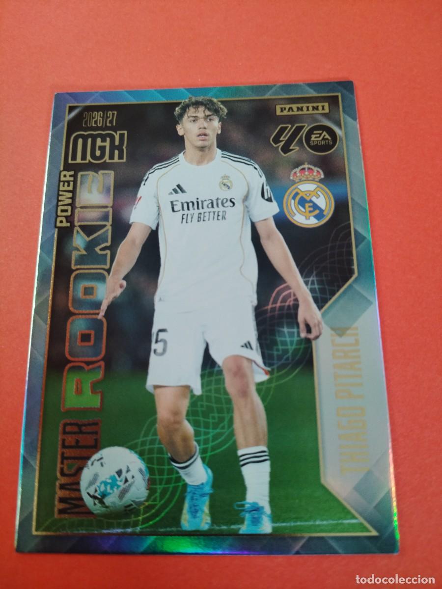 Fu&szlig;ball-Sticker: MEGACRACKS 2026 2027 MASTER ROOKIE 419P THIAGO