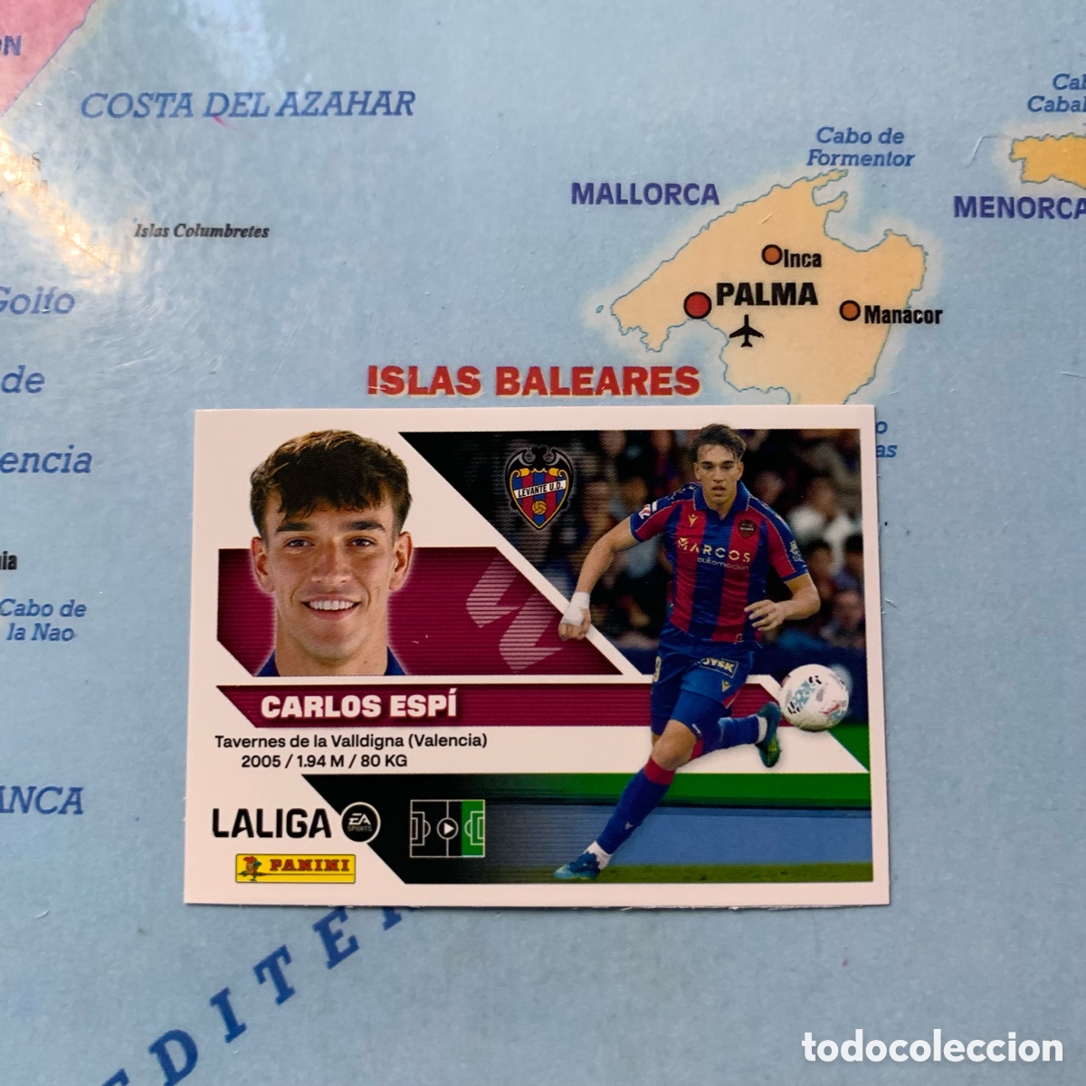 Figurine di Calcio: Carlos Espi n&uacute;mero 20 del Levante cromo liga este 26-27 2026-2027