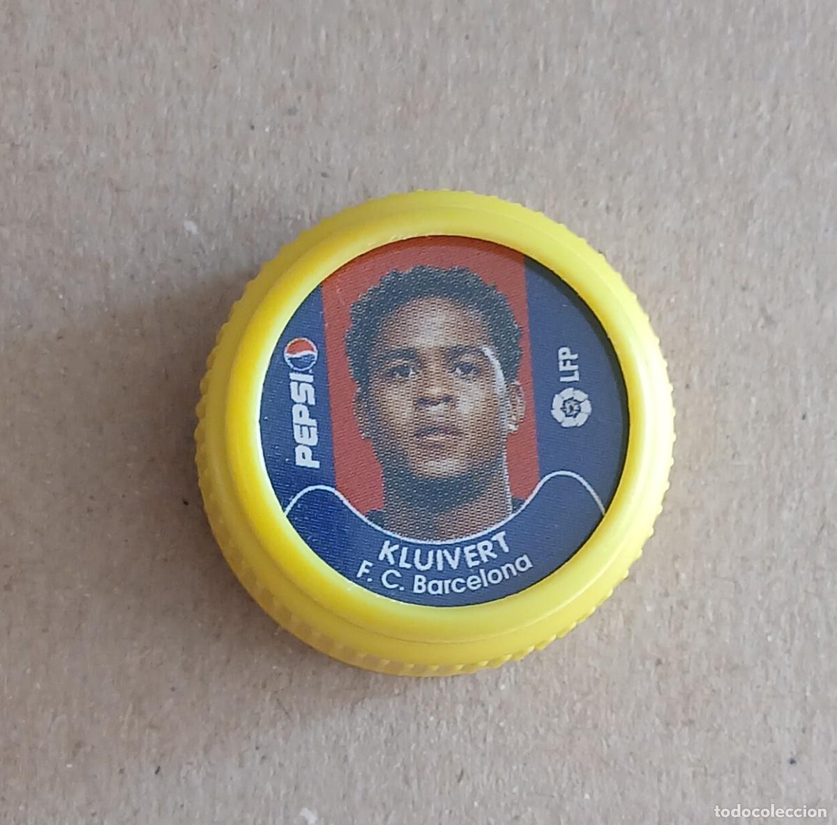 Figurine di Calcio: TAP&Oacute;N KLUIVERT BARCELONA PEPSI COLA LFP 2001-2002. Buen estado.