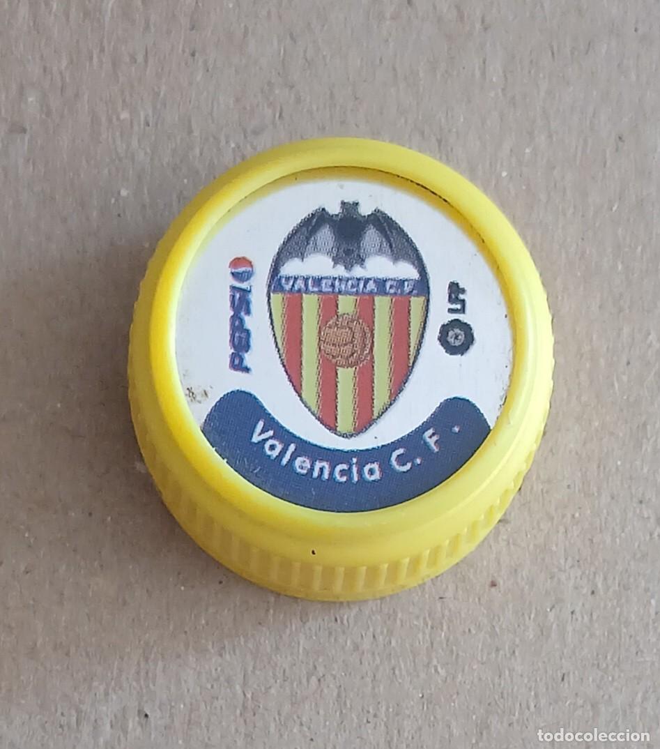 Cromos de Futebol: TAP&Oacute;N ESCUDO VALENCIA PEPSI COLA LFP 2001-2002. Buen estado.