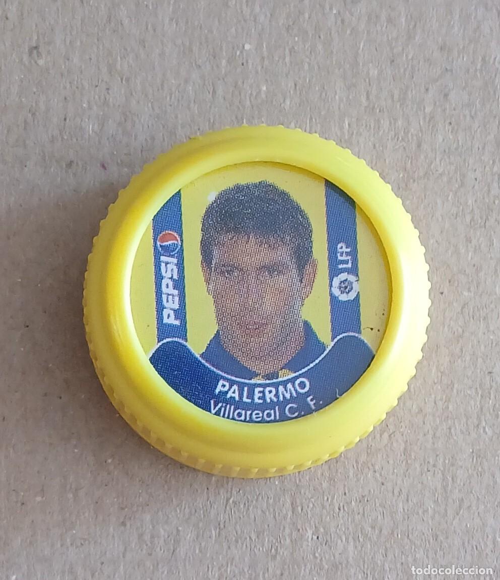 Figurine di Calcio: TAP&Oacute;N PALERMO VILLARREAL PEPSI COLA LFP 2001-2002. Buen estado.