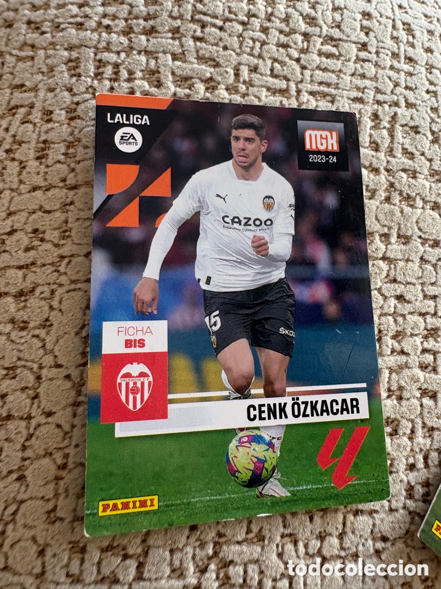 Cromos de f&uacute;tbol: Cenk &Ouml;zkacar Ficha Bis Valencia 350bis Megacracks 2023-24