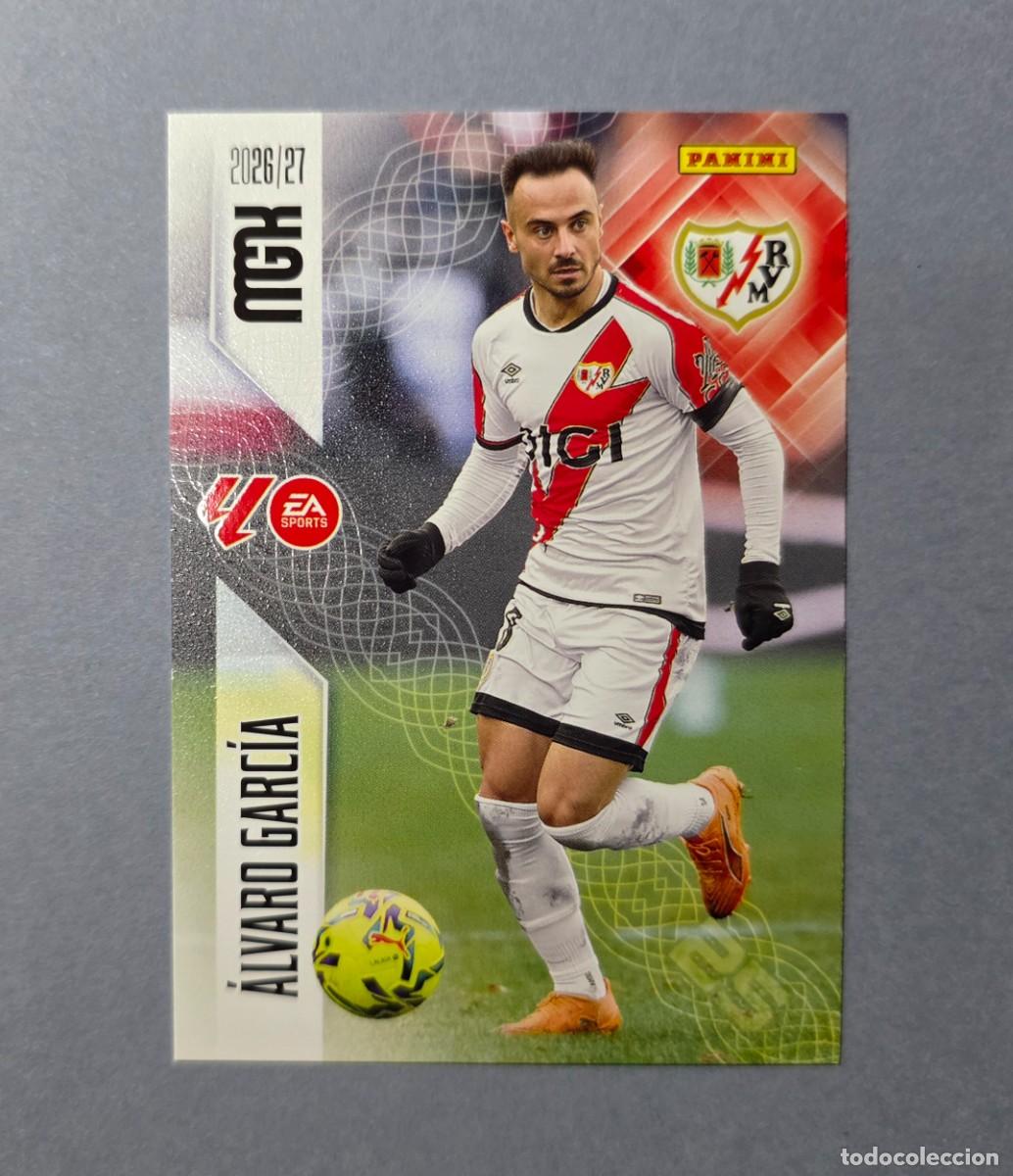 Fu&szlig;ball-Sticker: 303 &Aacute;LVARO GARC&Iacute;A - RAYO VALLECANO - MEGACRACKS 2026-27 - MGK 26/27 (NUEVO)
