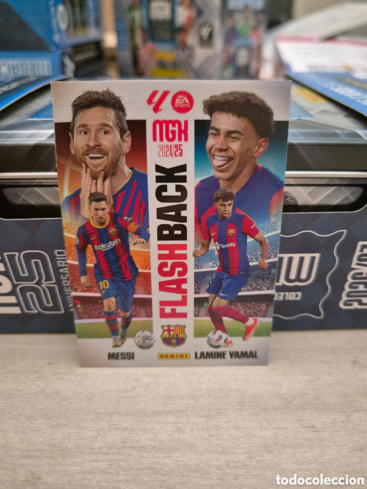 Cartes &agrave; collectionner de Football: N&deg;429 FlashBack Messi-Lamine Yamal Megacracks 24/25