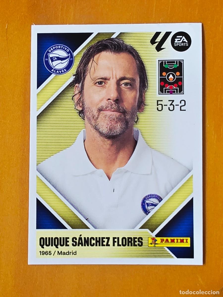 Figurine di Calcio: 2 Entrenador Quique S&aacute;nchez Flores, Deportivo Alav&eacute;s, Panini Ediciones Liga Este 2026 2027 sin pegar