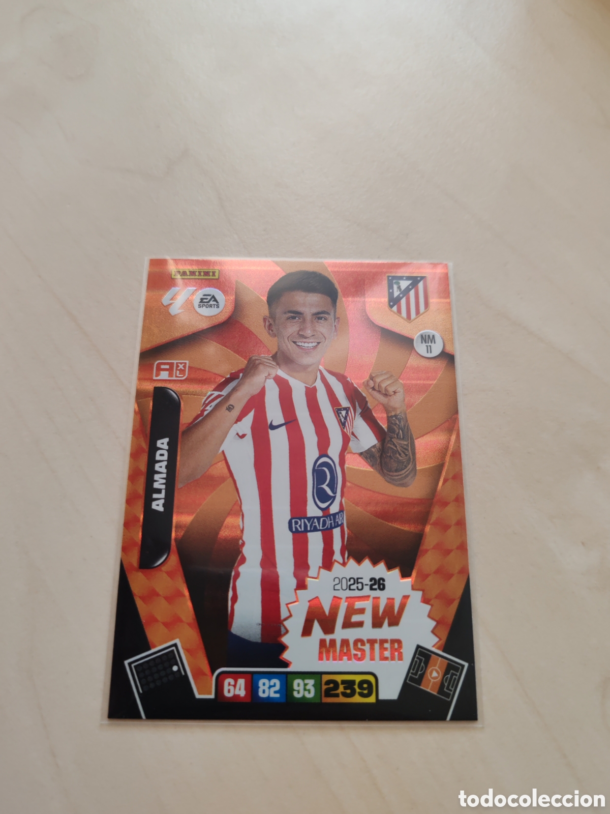 Cromos de f&uacute;tbol: Cromo Adrenanlyn 2025 2026 25/26 Almada NM 11 Atl&eacute;tico New Master. Nuevo