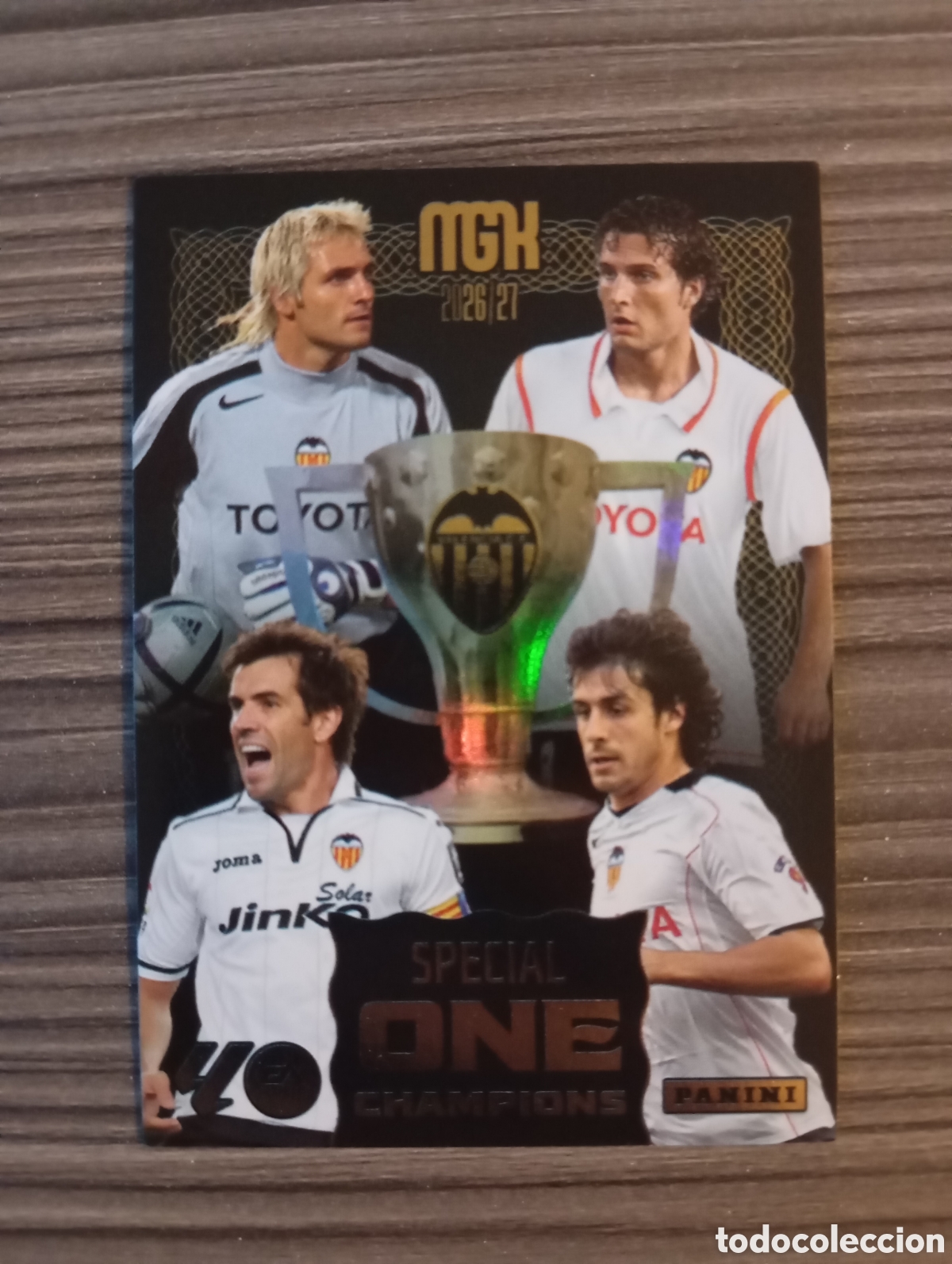 Cromos de f&uacute;tbol: VALENCIA SPECIAL ONE CHAMPIONS PANINI MEGACRACKS 26 27