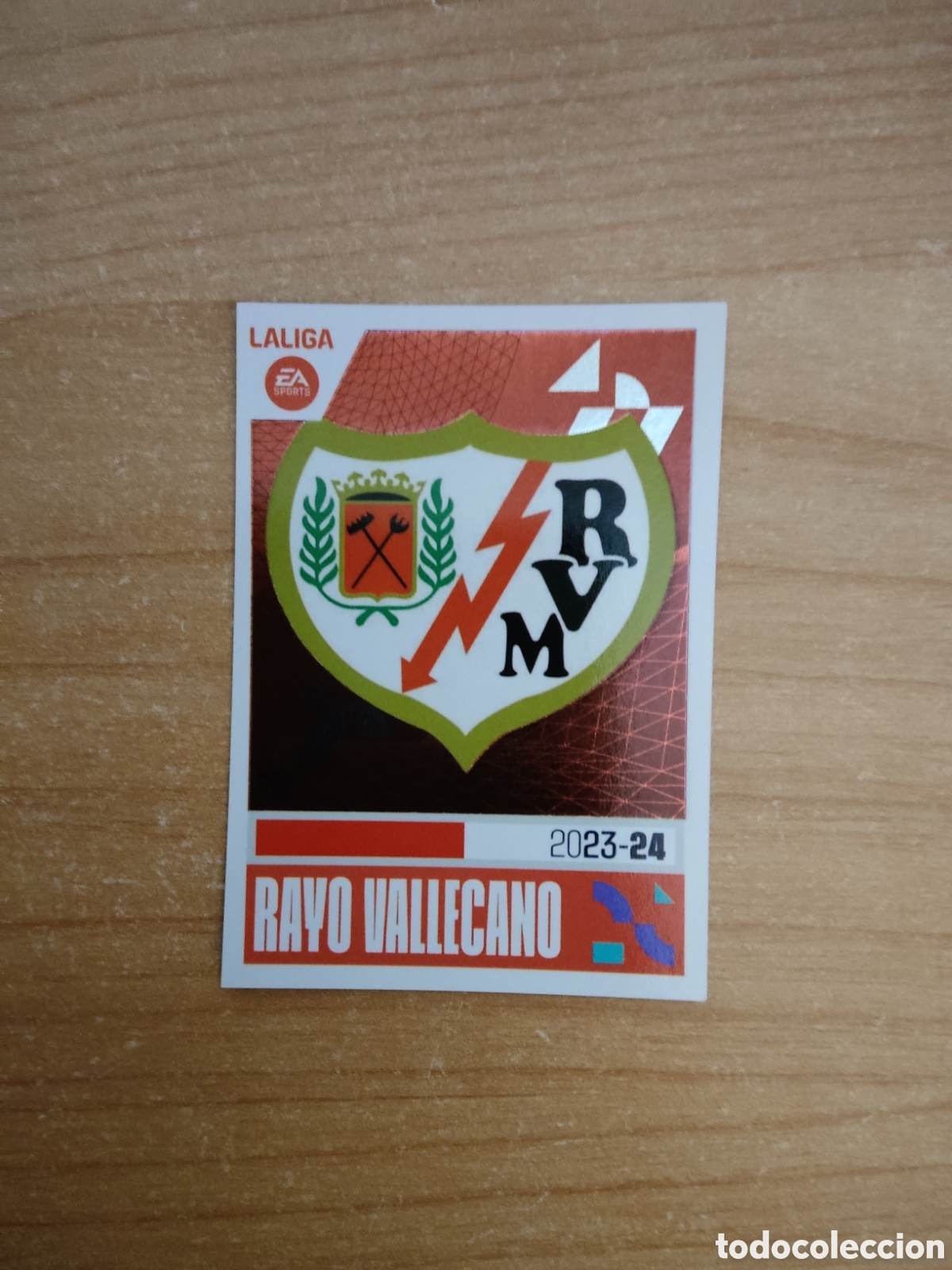Fu&szlig;ball-Sticker: 1 ESCUDO RAYO VALLECANO LIGA ESTE 2023 2024