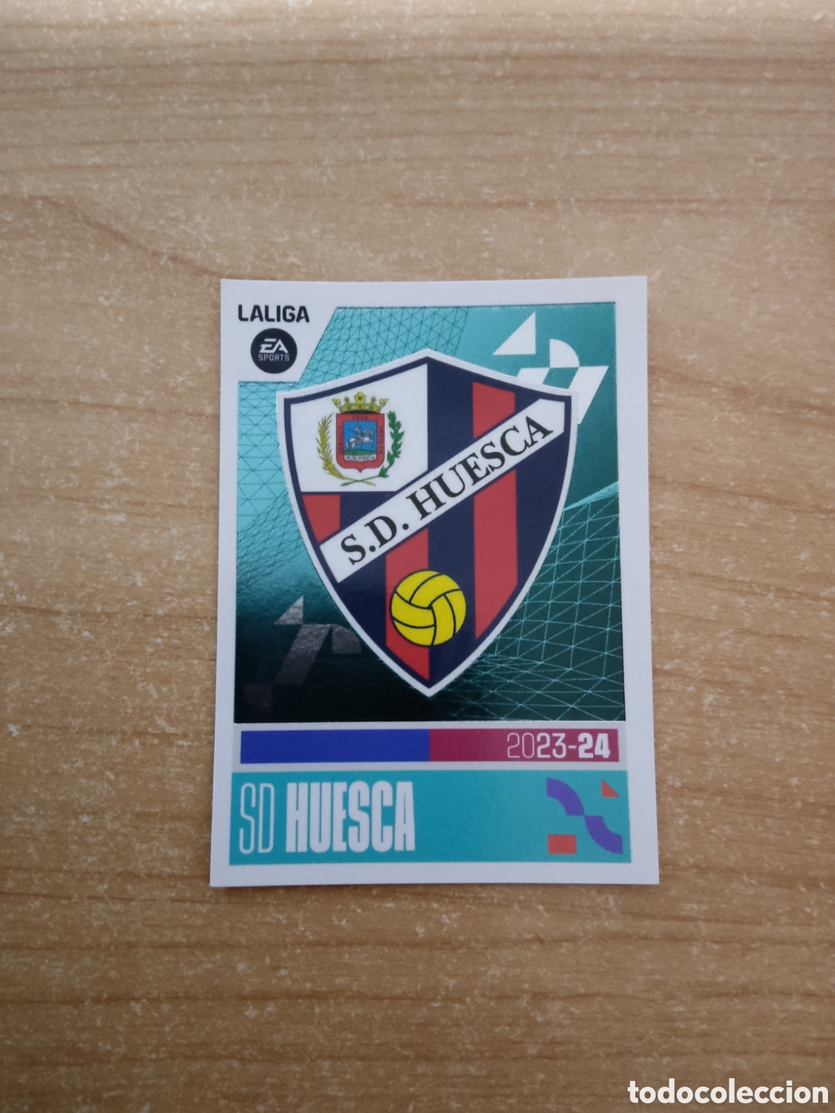 Cromos de f&uacute;tbol: 12 ESCUDO HUESCA LIGA ESTE 2023 2024