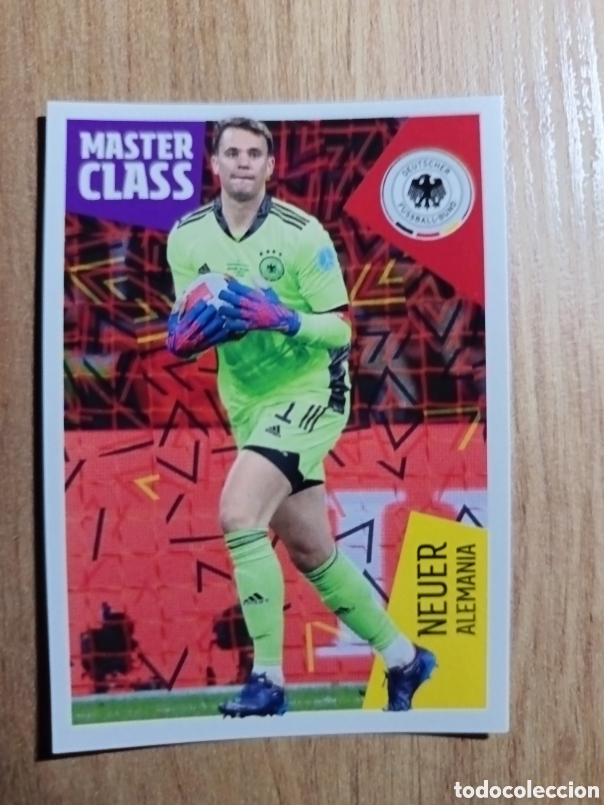 Cartes &agrave; collectionner de Football: 64 Neuer LOS IDOLOS DE LA ROJA ESPA&Ntilde;A CRACKS MUNDIALES 2022 PANINI