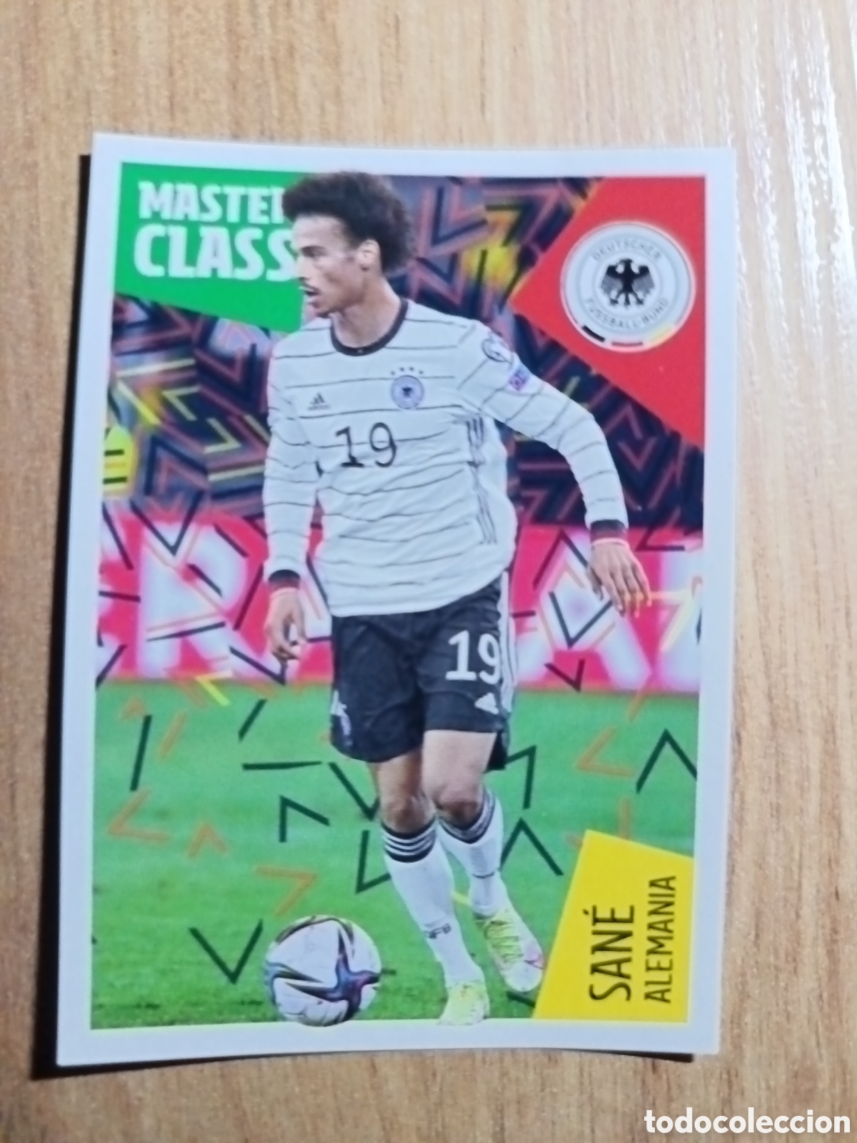 Cartes &agrave; collectionner de Football: 70 Sane LOS IDOLOS DE LA ROJA ESPA&Ntilde;A CRACKS MUNDIALES 2022 PANINI