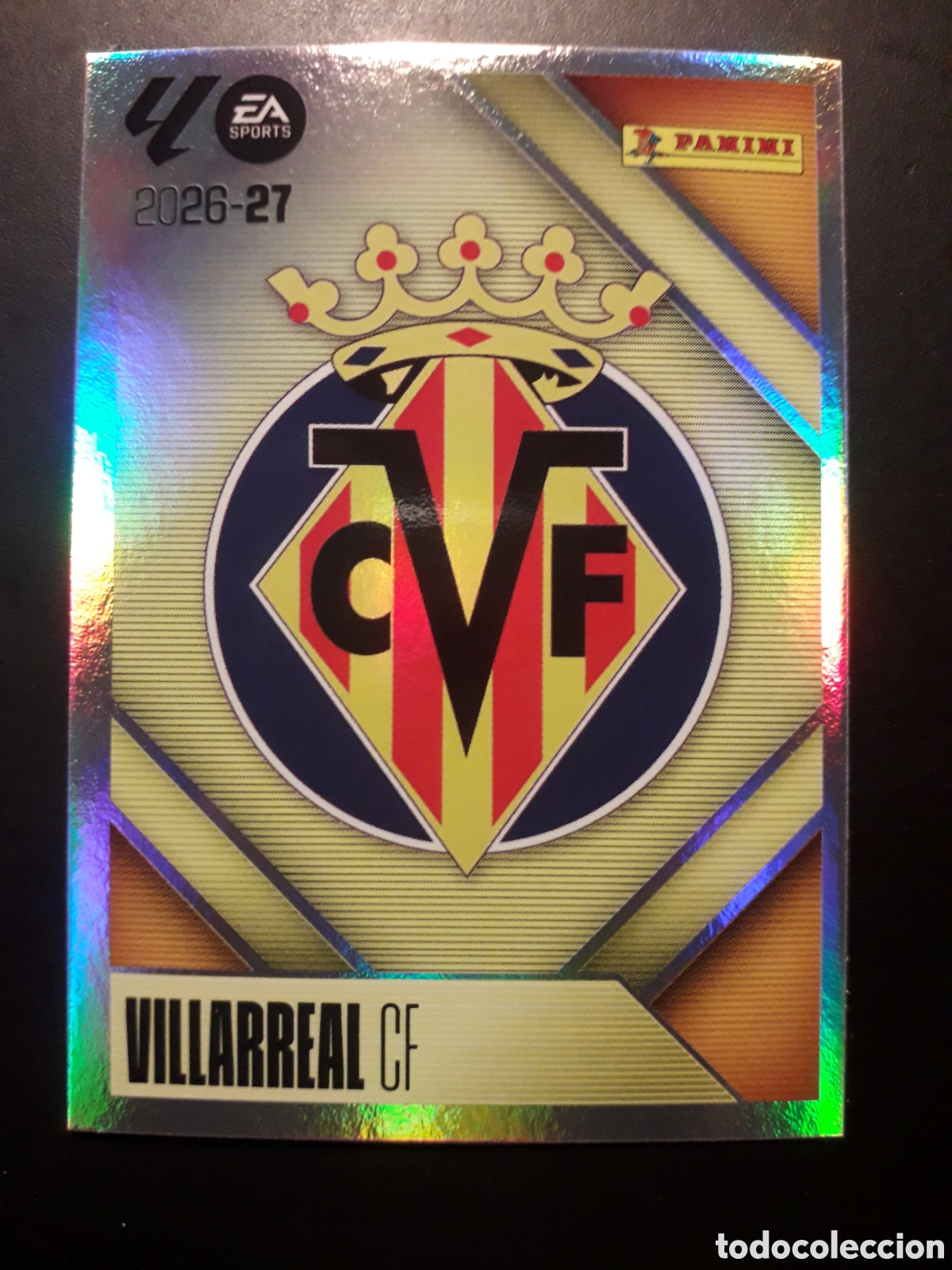 Cromos de f&uacute;tbol: ESCUDO VILLARREAL N&deg; 1 ED ESTE 2026 2027 26 27 SIN PEGAR PEDIDO M&Iacute;NIMO 3&euro;