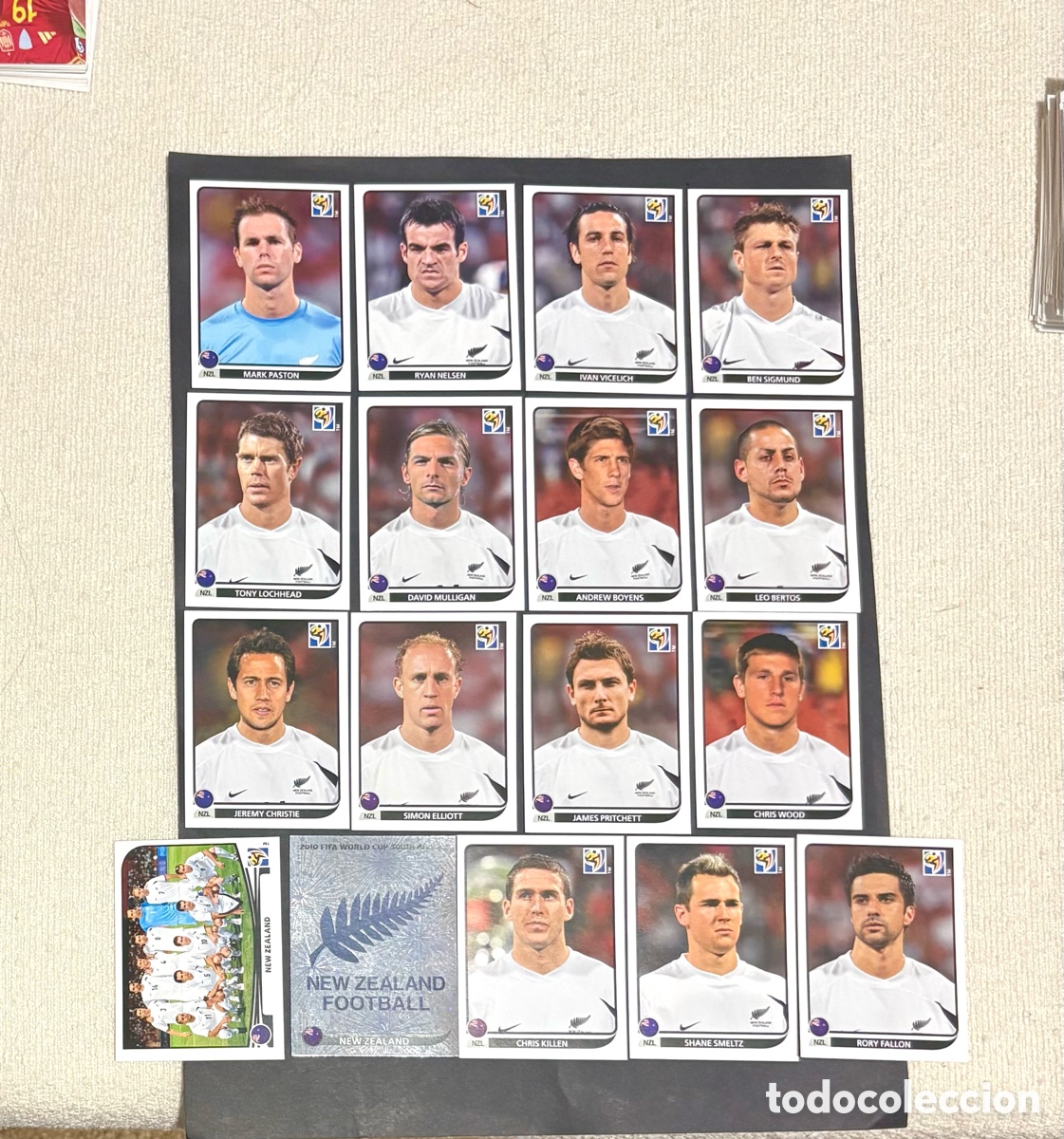 Cromos de f&uacute;tbol: LOTE 17 CROMOS NUEVA ZELANDA MUNDIAL 2010 SUD&Aacute;FRICA NUNCA PEGADOS , escudo , alineaci&oacute;n