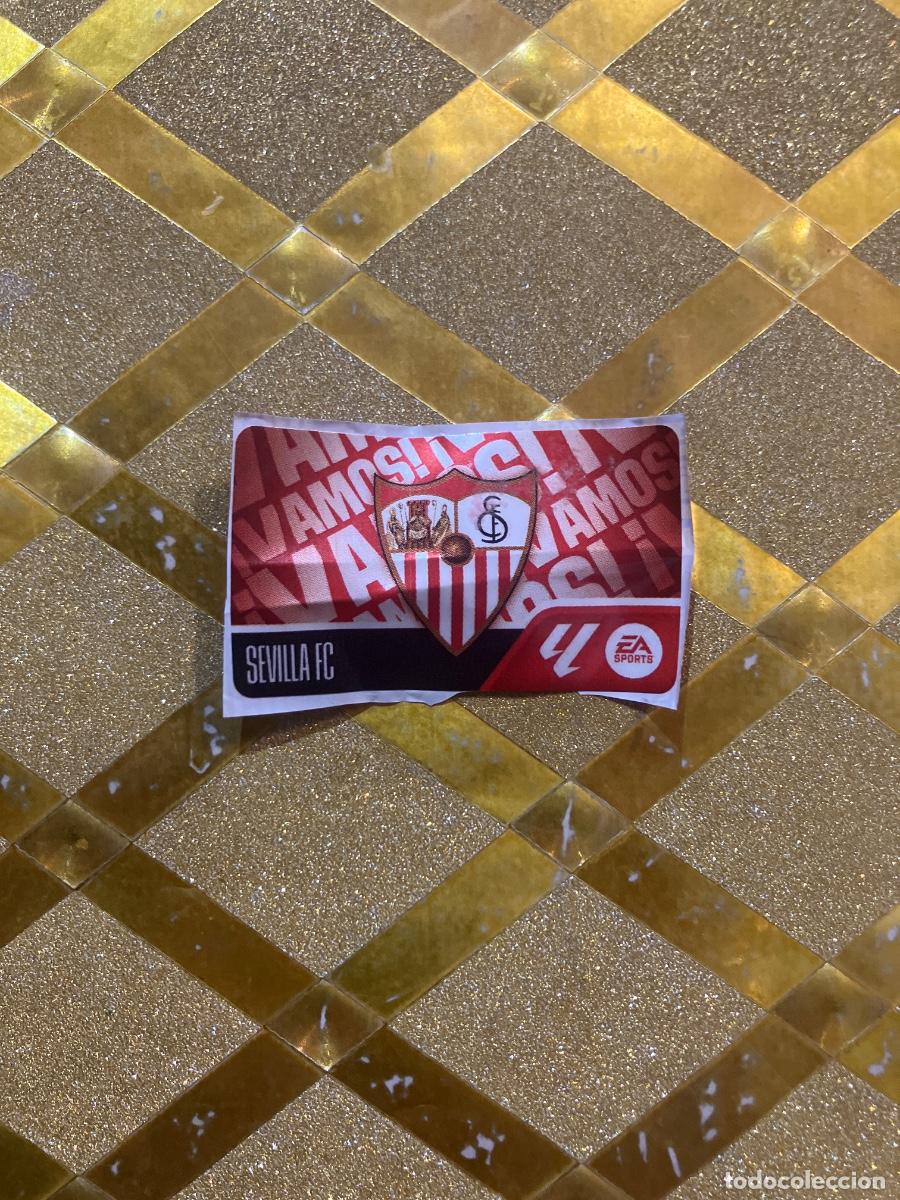Cromos de f&uacute;tbol: CROMO DE FUTBOL ESCUDO SEVILLA &iexcl;VAMOS ! CHICLE LIGA 2026 2027 PANINI !
