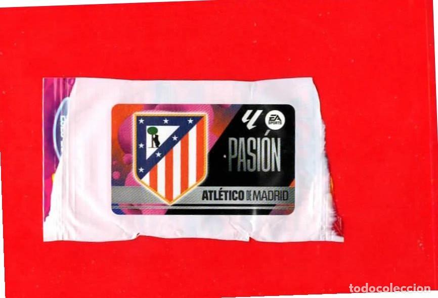 Cromos de f&uacute;tbol: Escudo ATLETICO MADRID Pasi&oacute;n - CROMO CHICLE LIGA ESTE 2025-2026 25 26