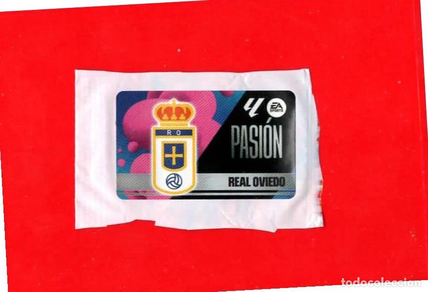Cromos de f&uacute;tbol: Escudo REAL OVIEDO Pasi&oacute;n - CROMO CHICLE LIGA ESTE 2025-2026 25 26