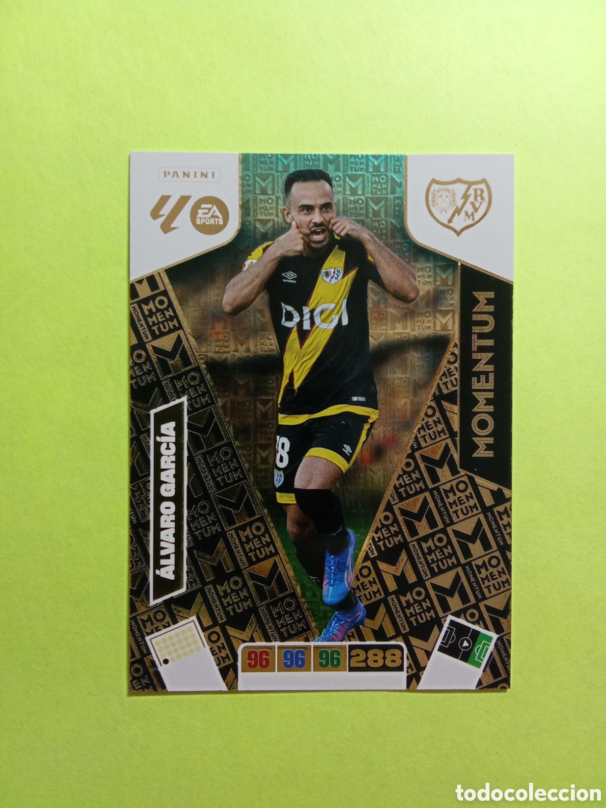 Cromos de Futebol: MOMENTUM ALVARO GARCIA RAYO VALLECANO ADRENALYN 25-26