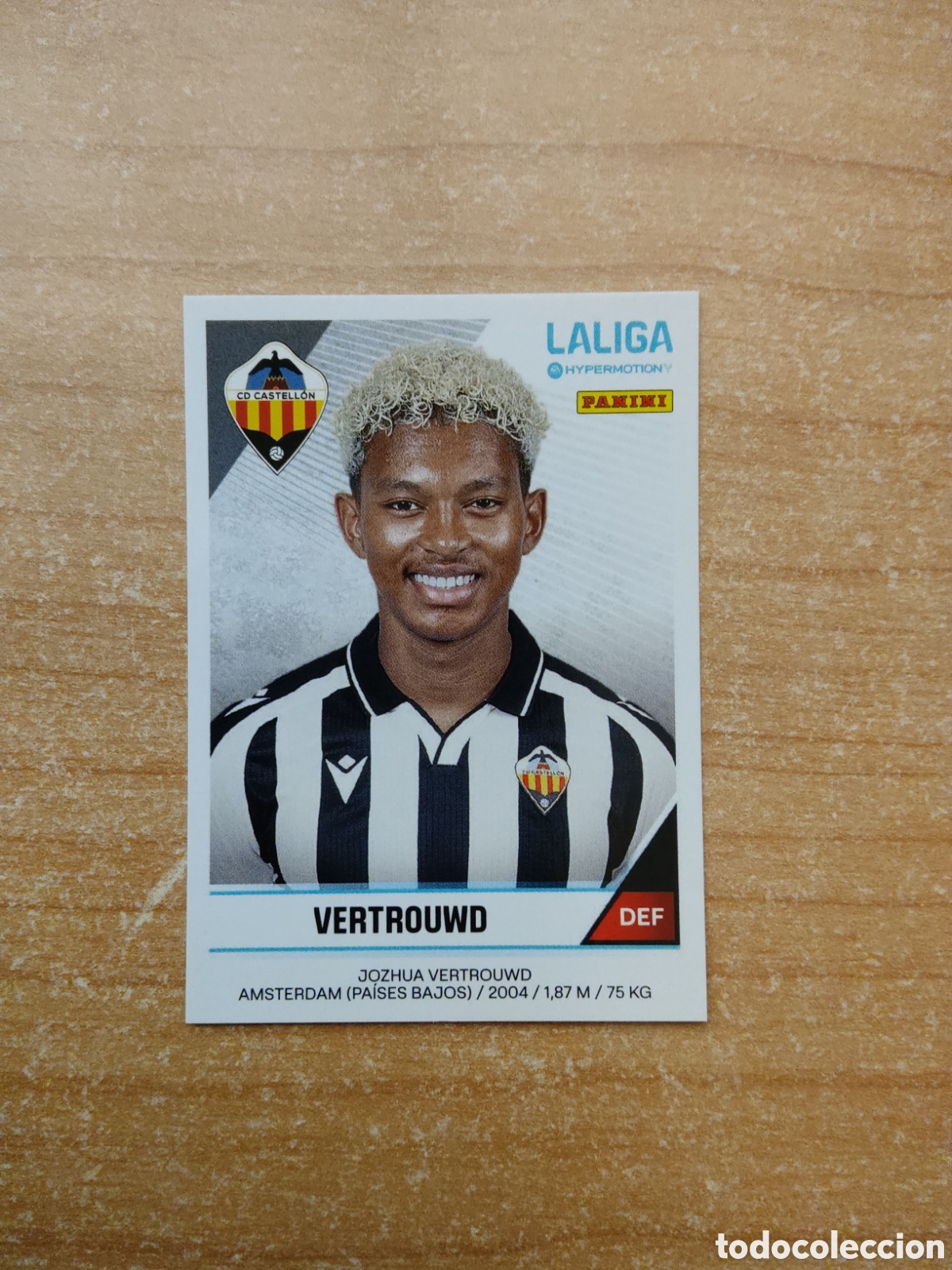 Cromos de f&uacute;tbol: 104 VERTROUWD CASTELL&Oacute;N LIGA HYPERMOTION 2024 2025