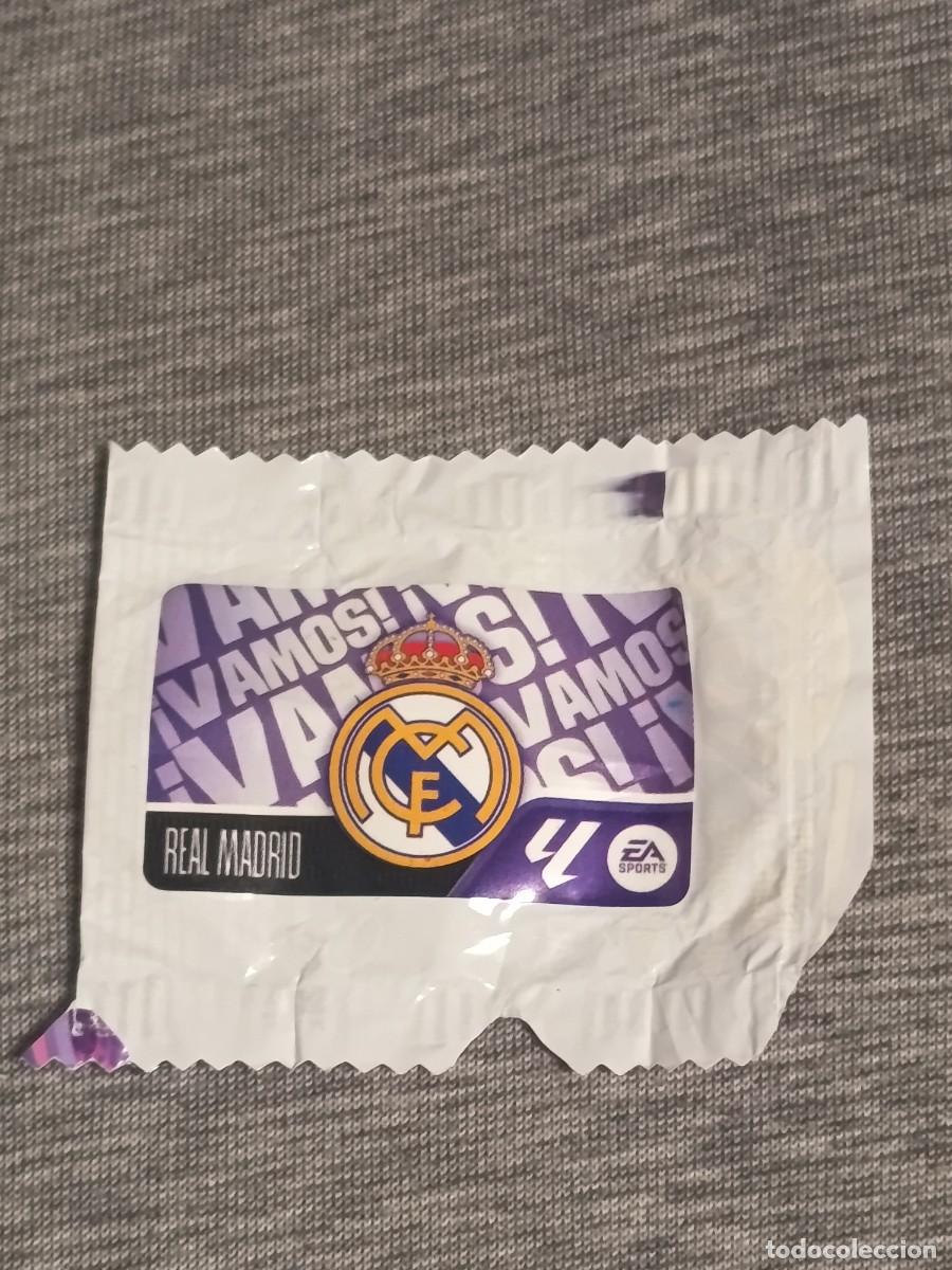 Cromos de f&uacute;tbol: Liga este 26 27 Panini chicle ESCUDO REAL MADRID sin pegar