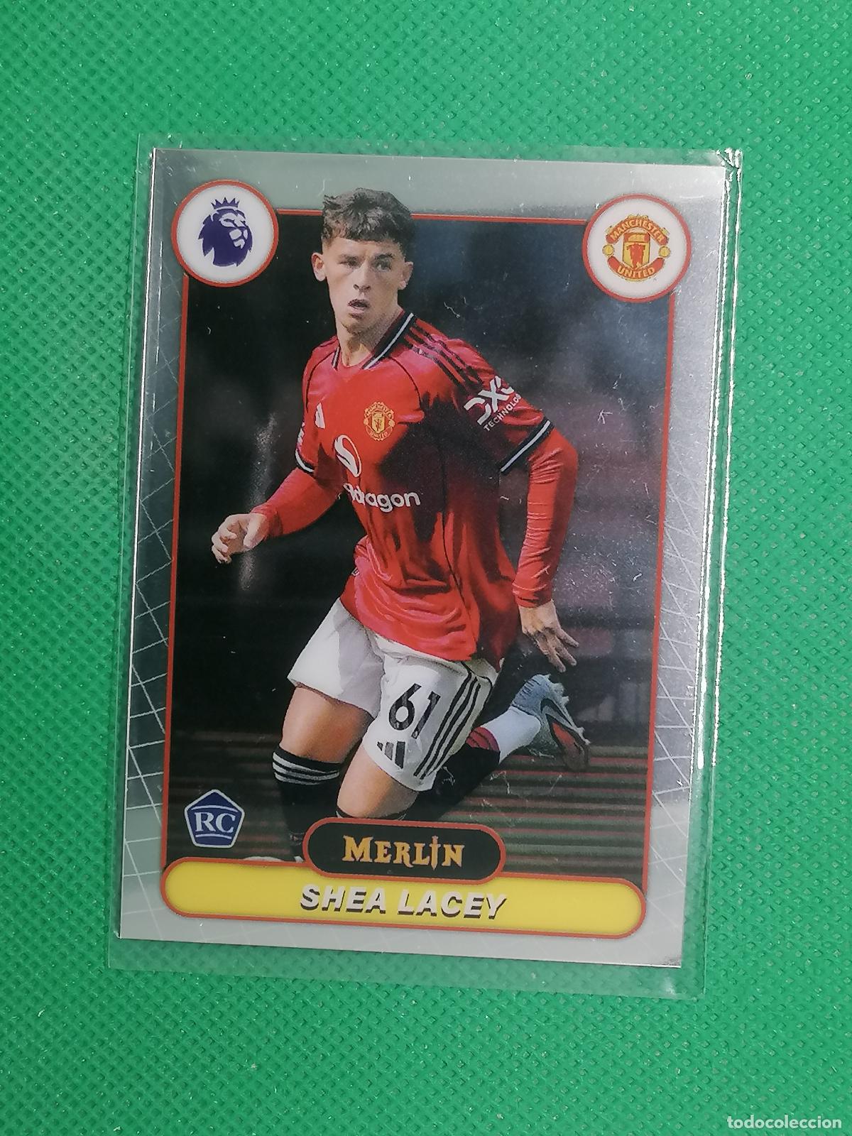 Cromos de f&uacute;tbol: 138 SHEA LACEY MANCHESTER UNITED ROOKIE RAYWAVE ⚽ TOPPS MERLIN CHROME PREMIER 25 26 2025 2026 ⚽
