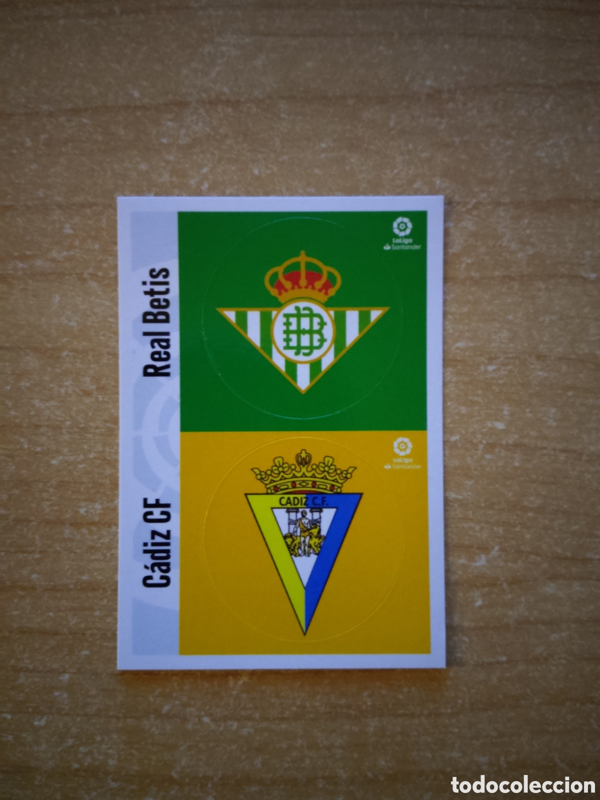 Cromos de f&uacute;tbol: ESCUDOS REAL BETIS Y CADIZ LIGA ESTE 2020 2021