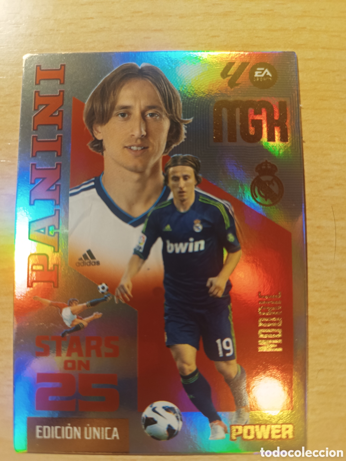 Cromos de f&uacute;tbol: LUKA MODRIC REAL MADRID STARS ON 25 POWER MEGACRACKS EDICI&Oacute;N UNICA 2026 2027 PANINI 26 27