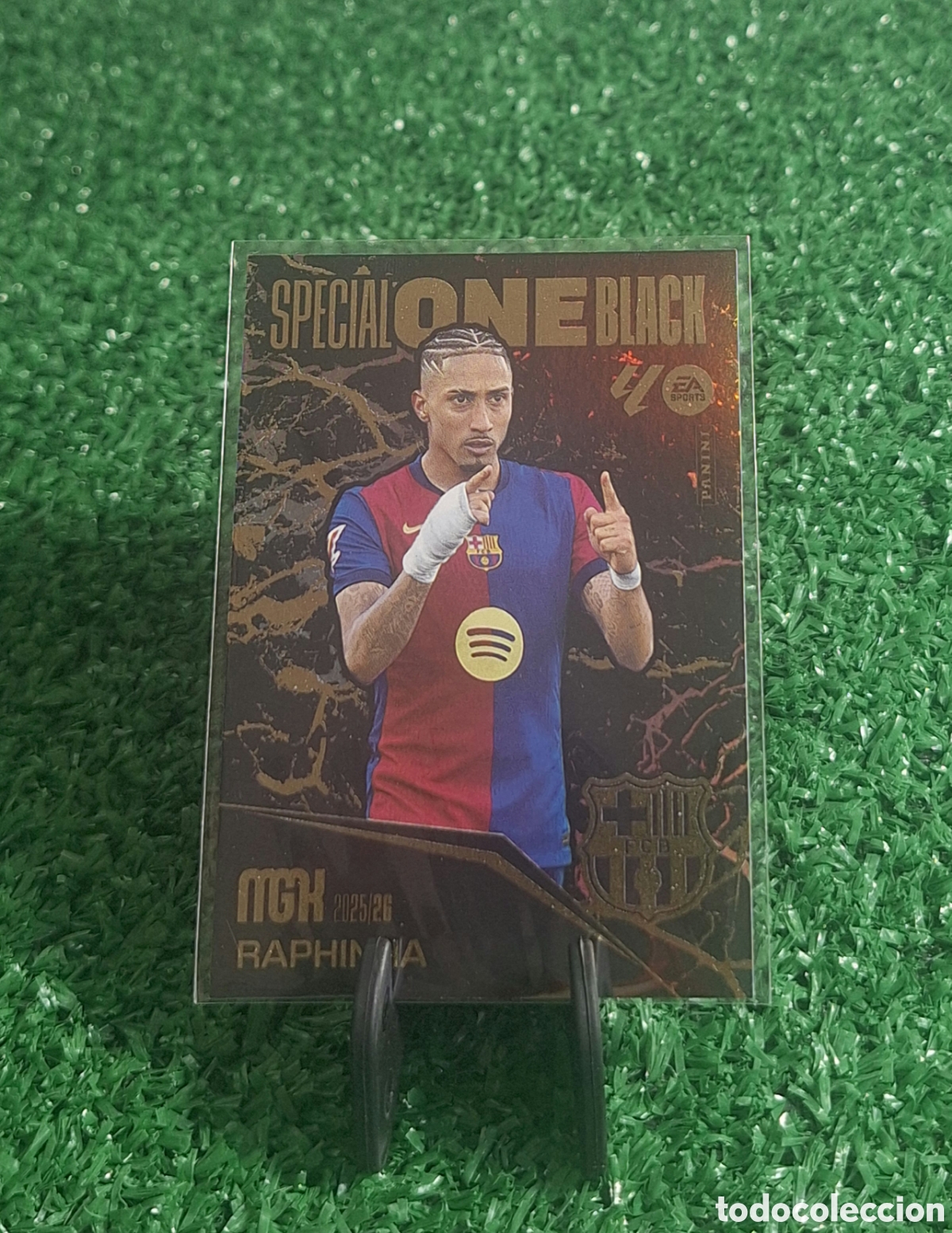 Cromos de f&uacute;tbol: RAPHINHA ONE BLACK MGK 2025