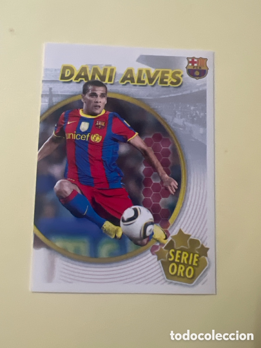 Cromos de f&uacute;tbol: CROMO ALBUM FC BARCELONA 2010 2011 PANINI 31 DANI ALVES SERIE ORO - SIN PEGAR LIGA 10 11 BAR&Ccedil;A FCB