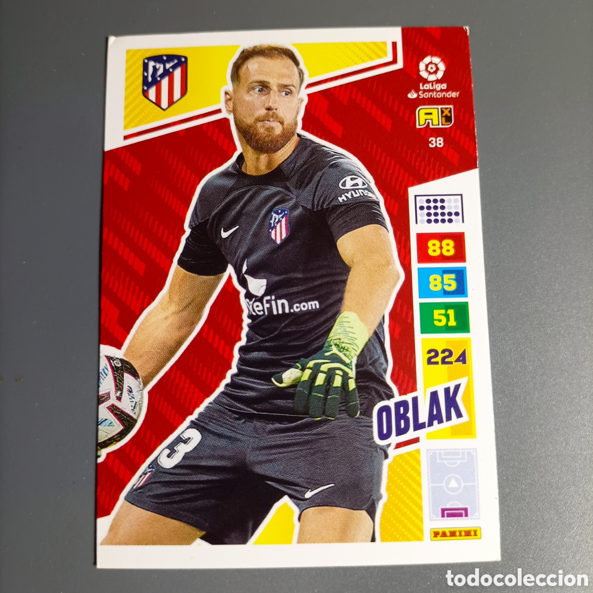 Cartes &agrave; collectionner de Football: ADRENALYN LIGA 2022-2023 (ATL&Eacute;TICO) №38 OBLAK