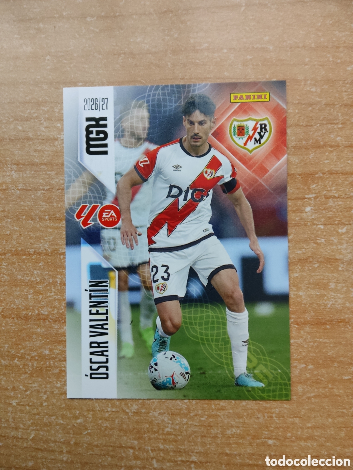 Cromos de f&uacute;tbol: 300 &Oacute;SCAR VALENTIN RAYO VALLECANO MEGACRACKS 2026 2027