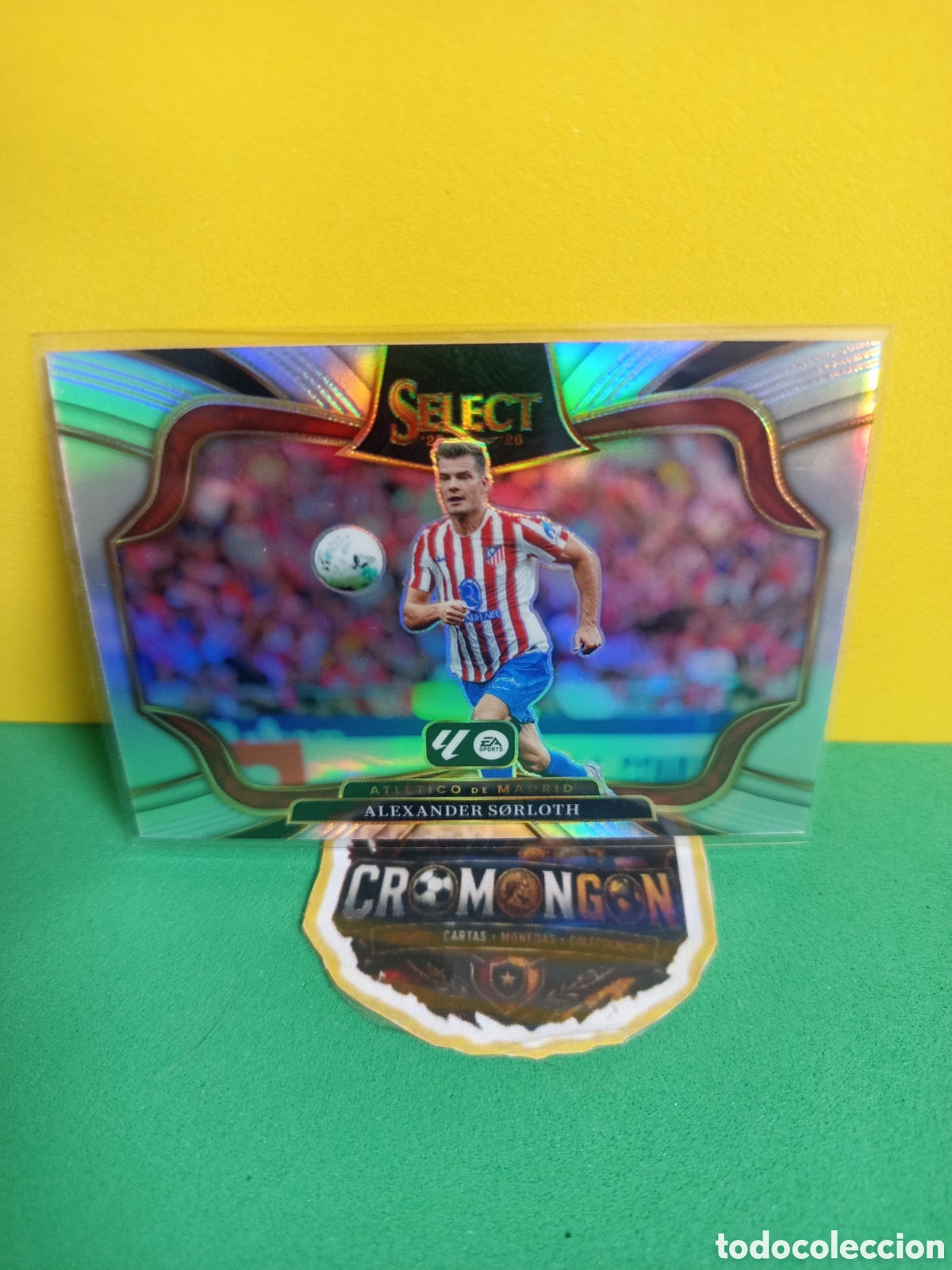 Cartes &agrave; collectionner de Football: ❇️ CROMO ⚽ SORLOTH FIELD LEVEL REFRACTOR SELECT LA LIGA 2025 2026 25 26 - ATL&Eacute;TICO DE MADRID ❇️
