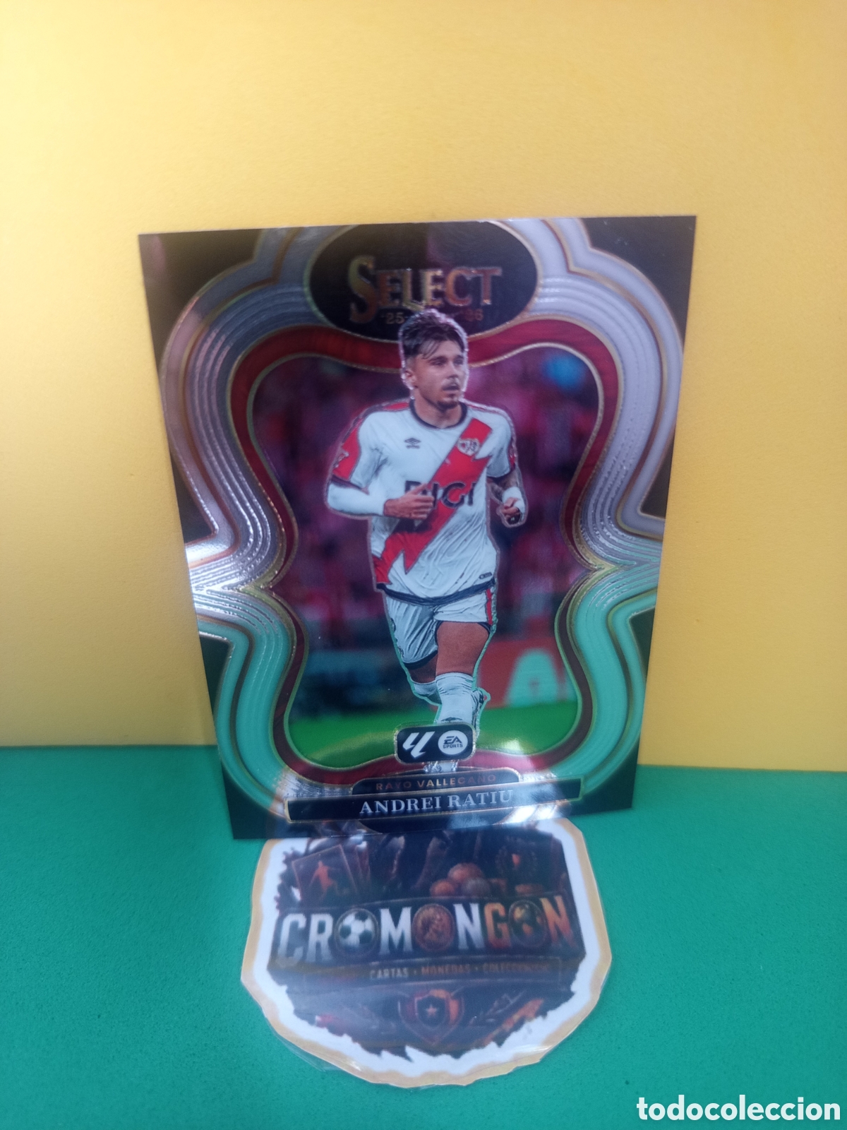 Cartes &agrave; collectionner de Football: ❇️ CROMO ⚽ ANDREI RATIU SELECT LA LIGA 2025 2026 25 26 - RAYO VALLECANO ❇️