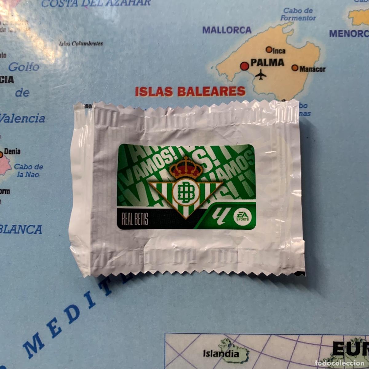 Cromos de f&uacute;tbol: Cromo chicle Escudo del Betis liga este 26-27 2026-2027