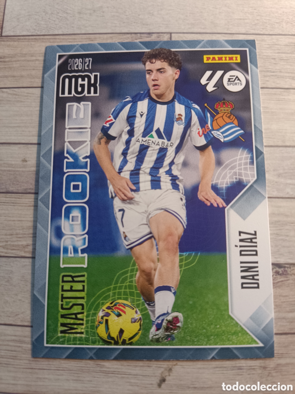 Fu&szlig;ball-Sticker: 411 DANI DIAZ MASTER ROOKIE REAL SOCIEDAD MEGACRACKS MGK 26 27 PANINI 2026 2027