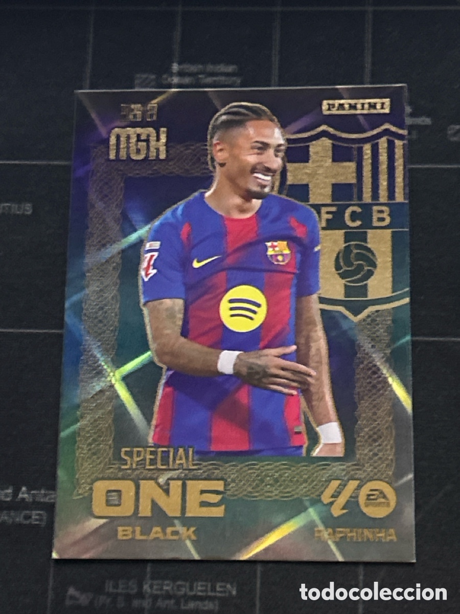 Cartes &agrave; collectionner de Football: RAPHINHA (BARCELONA) SPECIAL ONE BLACK PANINI MEGACRACKS 2026 2027 26 27