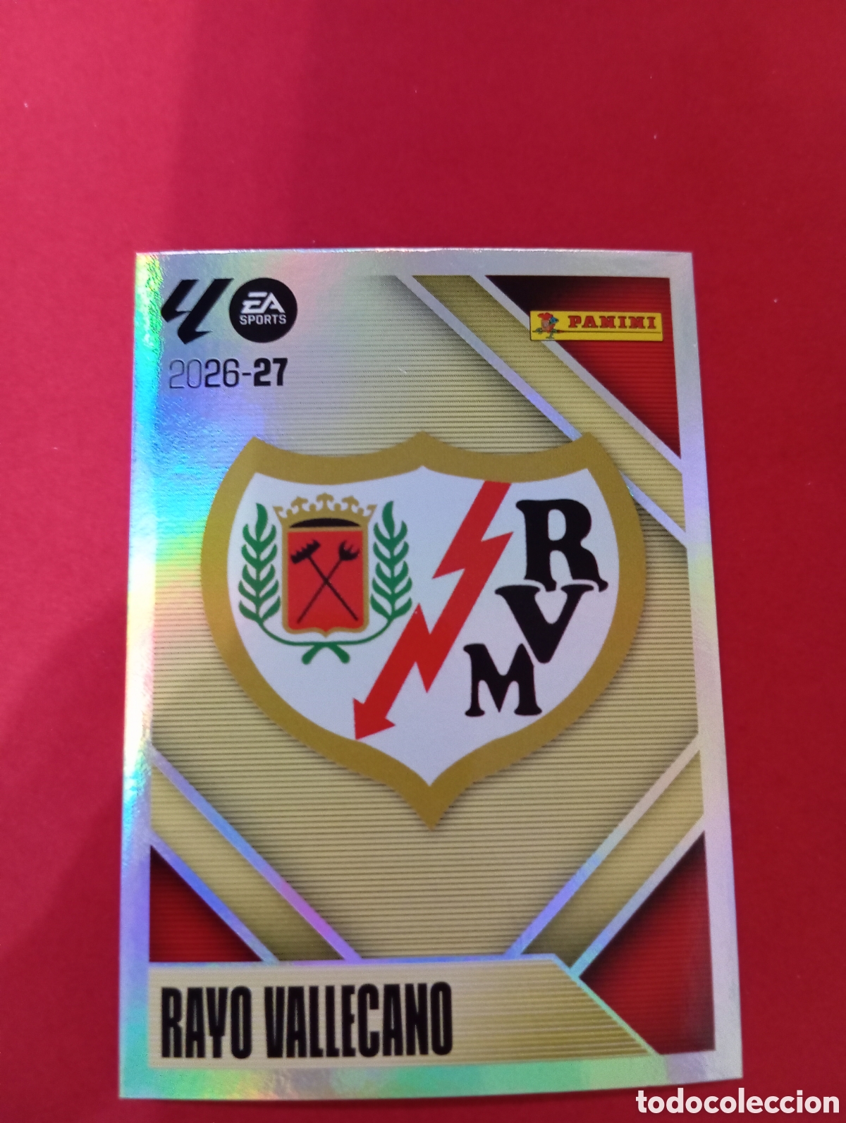 Cromos de f&uacute;tbol: Escudo del Rayo Vallecano n&deg;1 / PANINI LIGA ESTE 2026/2027