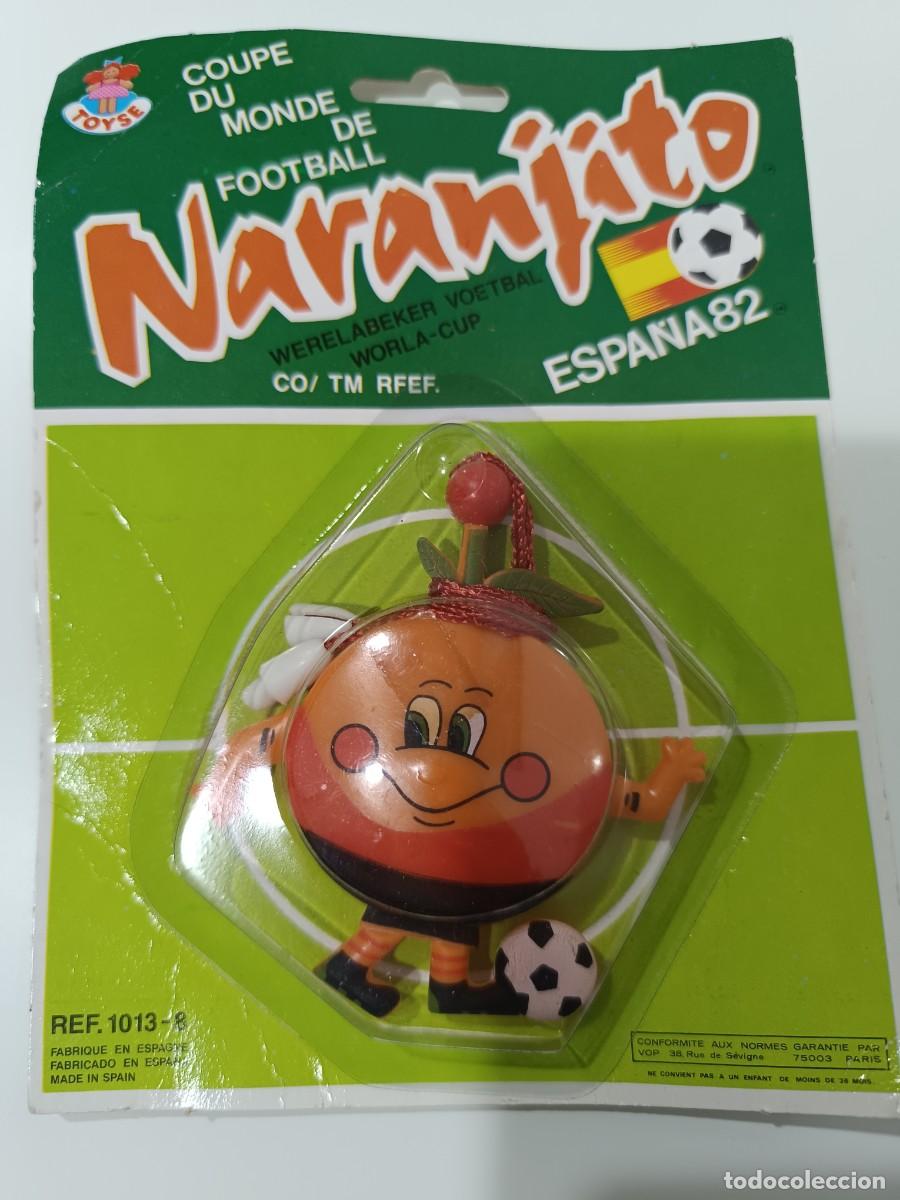 Cromos de f&uacute;tbol: Colgante de Naranjito del Mundial 82