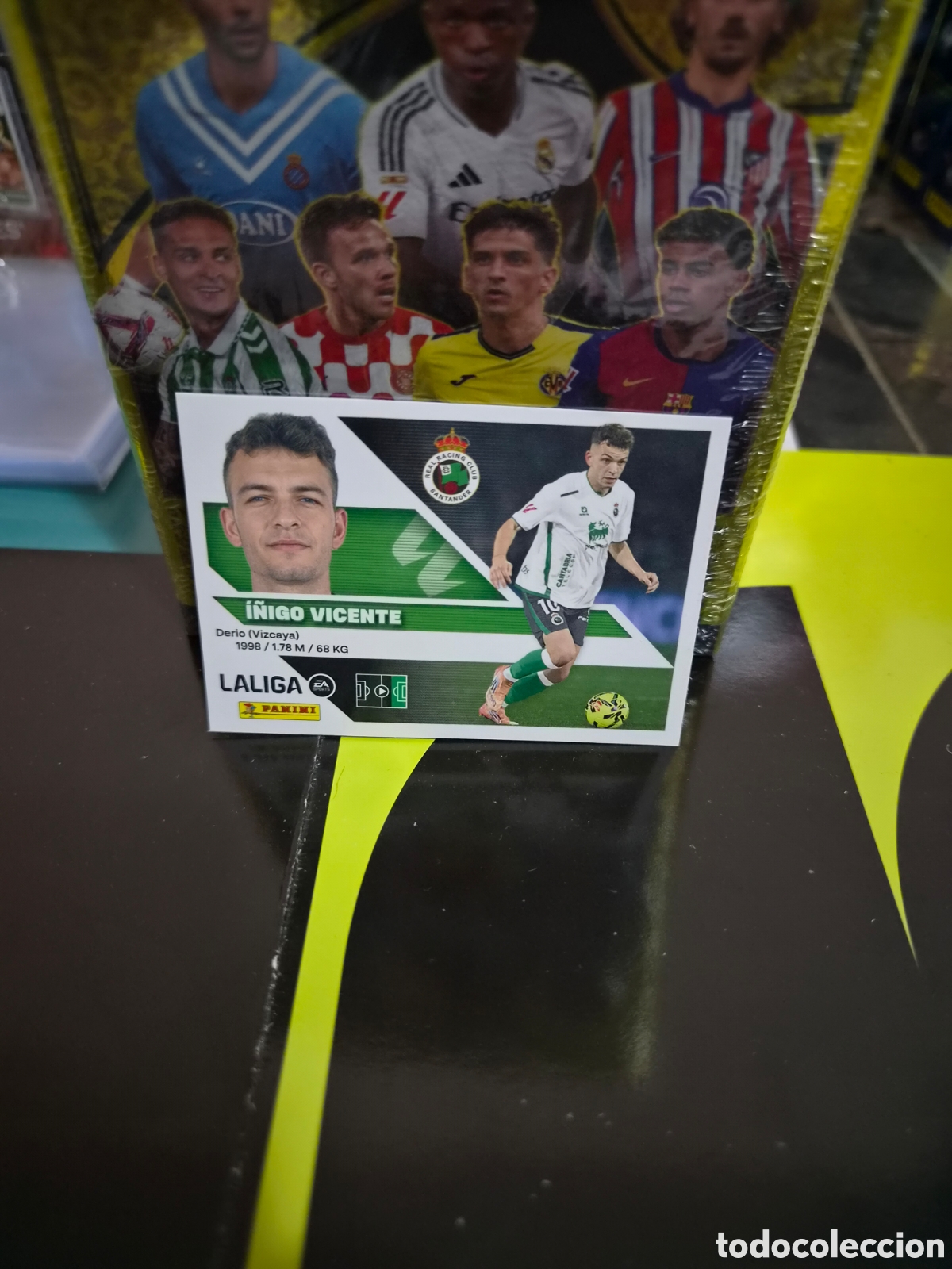 Cromos de f&uacute;tbol: N&deg;18 Racing de Santander I&ntilde;igo Vicente Liga Este 26/27