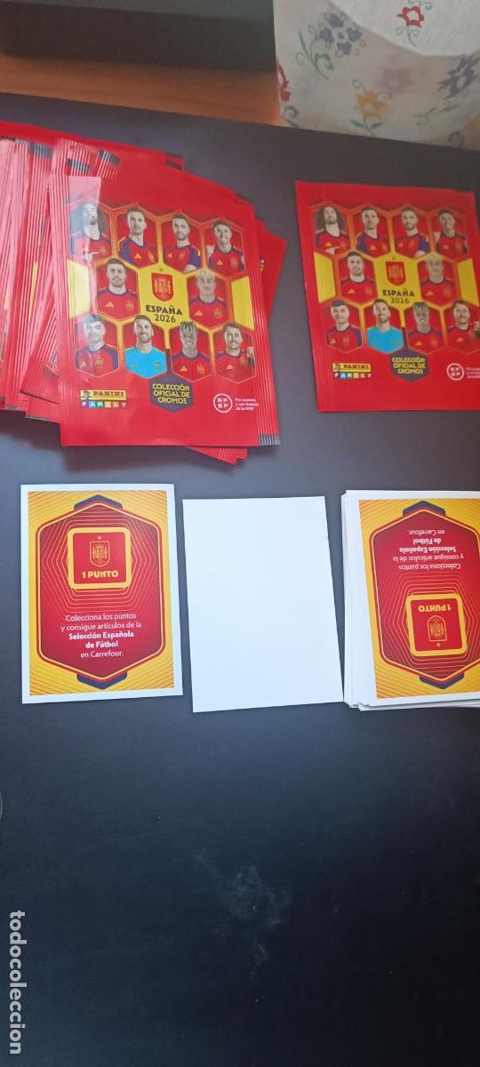 Cromos de f&uacute;tbol: 1 sobre vacio sin cromos y un punto promoci&oacute;n - SELECCI&Oacute;N DE ESPA&Ntilde;A 2026 CARREFOUR