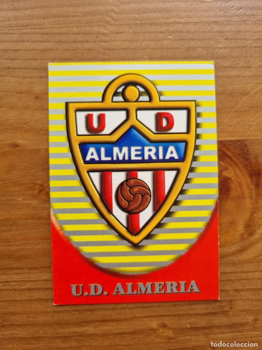Cromos de f&uacute;tbol: 574 ESCUDO / ESTADIO (UD Almer&iacute;a). Las Fichas de la Liga 2002 2003 02 03 (Mundicromo)