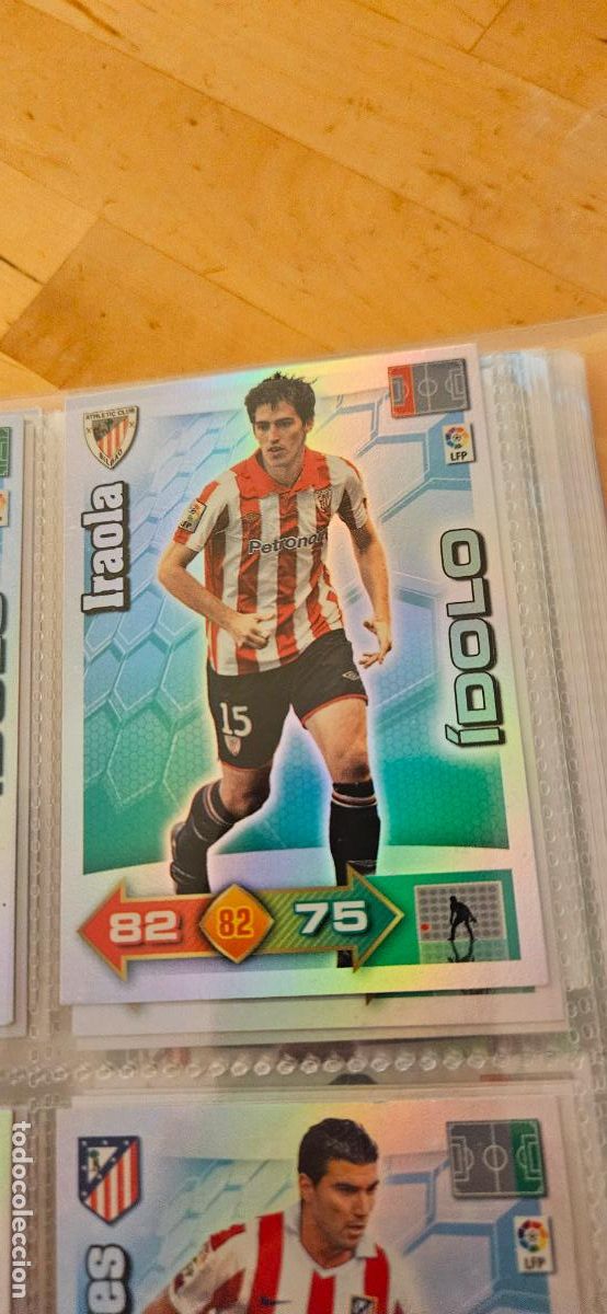 Cromos de Futebol: Iraola - Athletic Club - &Iacute;dolos - Adrenalyn 2010 2011 - 10 11 - Trading Card