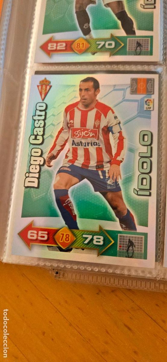 Fu&szlig;ball-Sticker: Diego Castro - Sporting de Gij&oacute;n - &Iacute;dolos - Adrenalyn 2010 2011 - 10 11 - Trading Card
