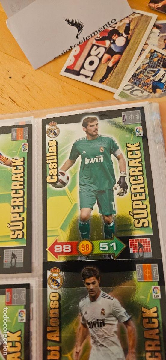Fu&szlig;ball-Sticker: Casillas - Real Madrid - S&uacute;percracks - Adrenalyn 2010 2011 - 10 11 - Trading Card